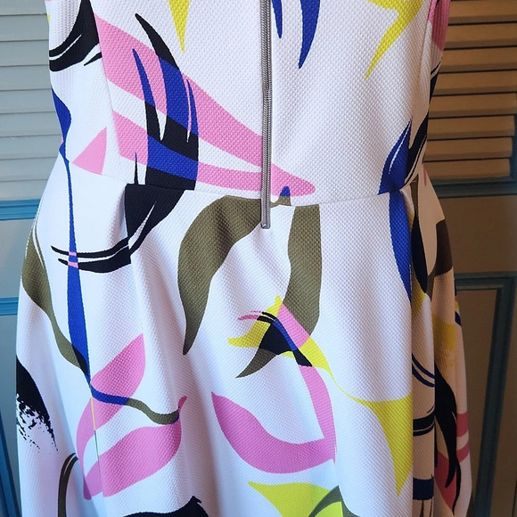 Attention Geometric Print Sleeveless Dress - Picture 4 of 14